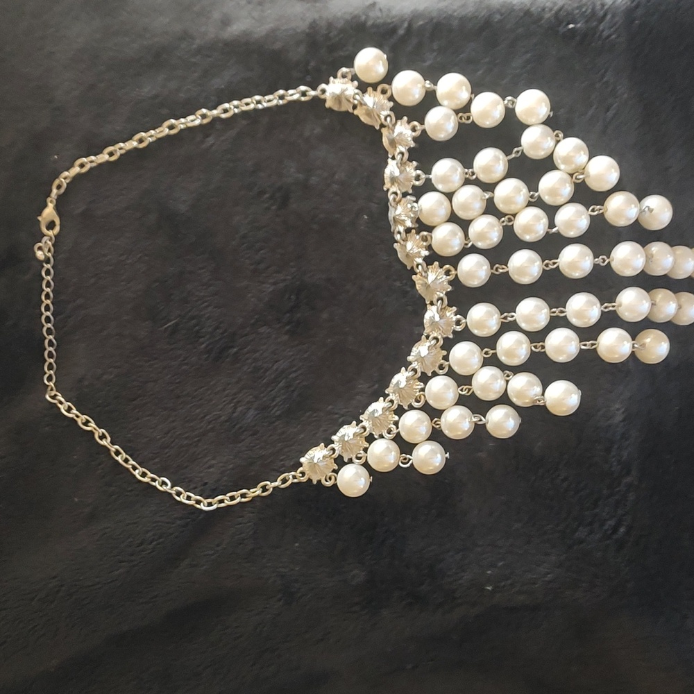 Pearls/Rhinestone Necklace - Picture 3 of 6